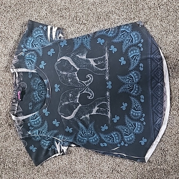 Elephant print top - Picture 1 of 3